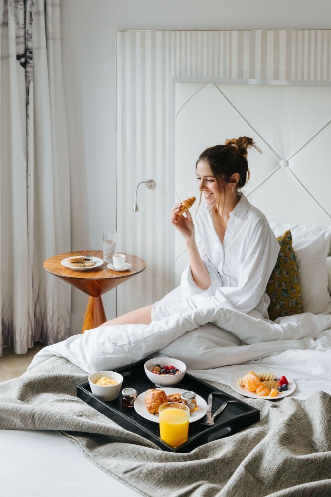 Le Parisis Hotel - Room Service