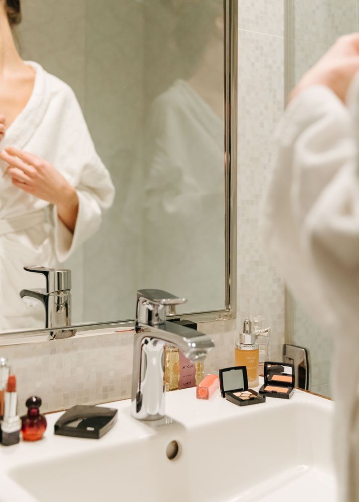 Le Parisis Hotel - Bathroom